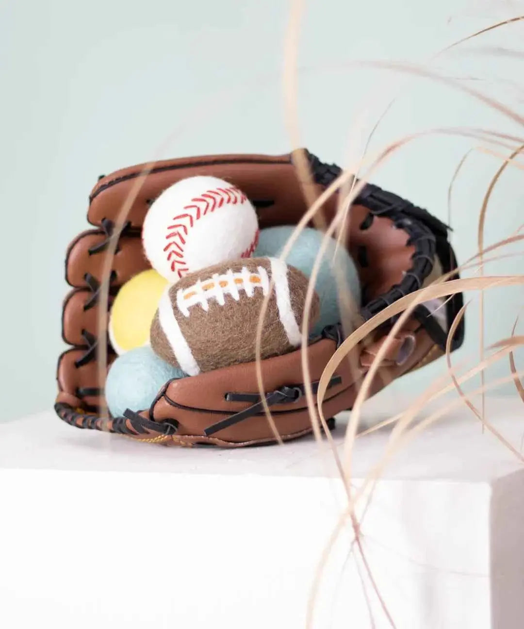 BUDDY. Hundespielzeug aus Schafwolle "Baseball" - Medikratz 