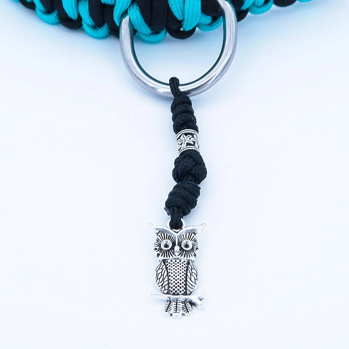 Paracord Hundhalsband "Auron" mit Gravur von Name und Telefon auf der Schnalle, drei verschiedene Größen - Medikratz 