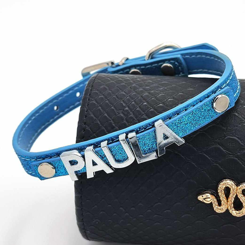 Stylisches Glitzer Hundehalsband mit Namen aus Strass-Buchstaben - Medikratz 